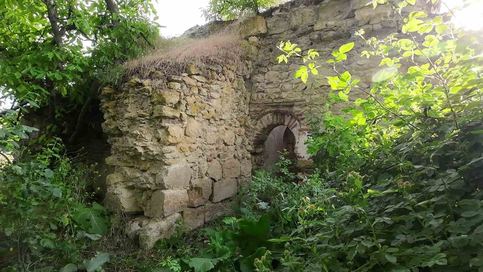 200 yıllık Karacabey Konağı ve tarihi hamamı ilgi bekliyor 8 200 yillik karacabey konagi ve tarihi hamami ilgi bekliyor 4