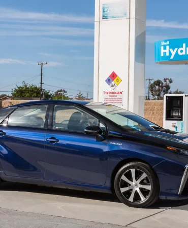 2016_Toyota_Fuel_Cell_Vehicle_014
