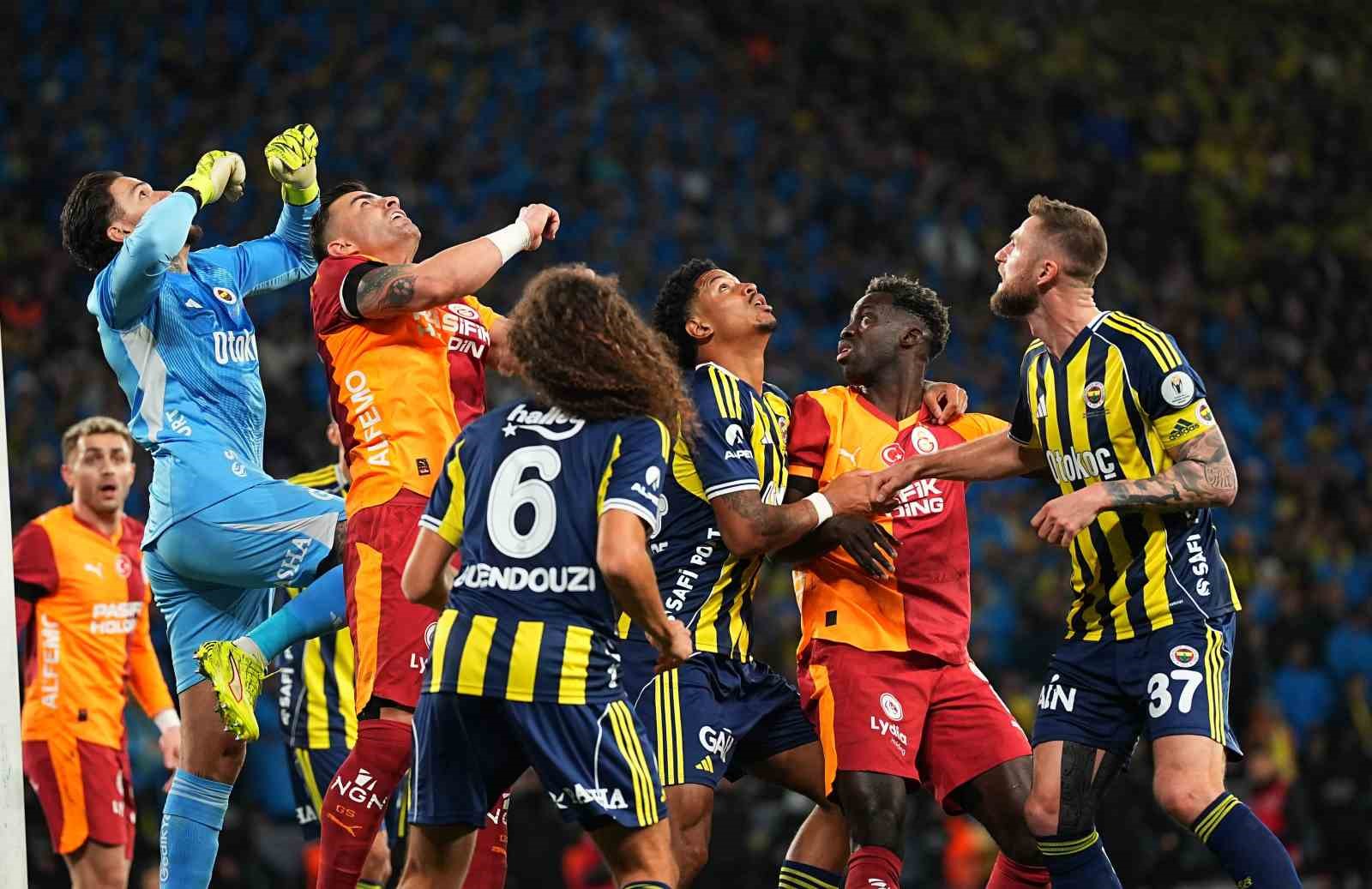 2025 Turkcell Süper Kupa: Galatasaray: 0 - Fenerbahçe: 1 (İlk yarı) 5 2025 turkcell super kupa galatasaray 0 fenerbahce 1 ilk yari 1 M2g5wKhn