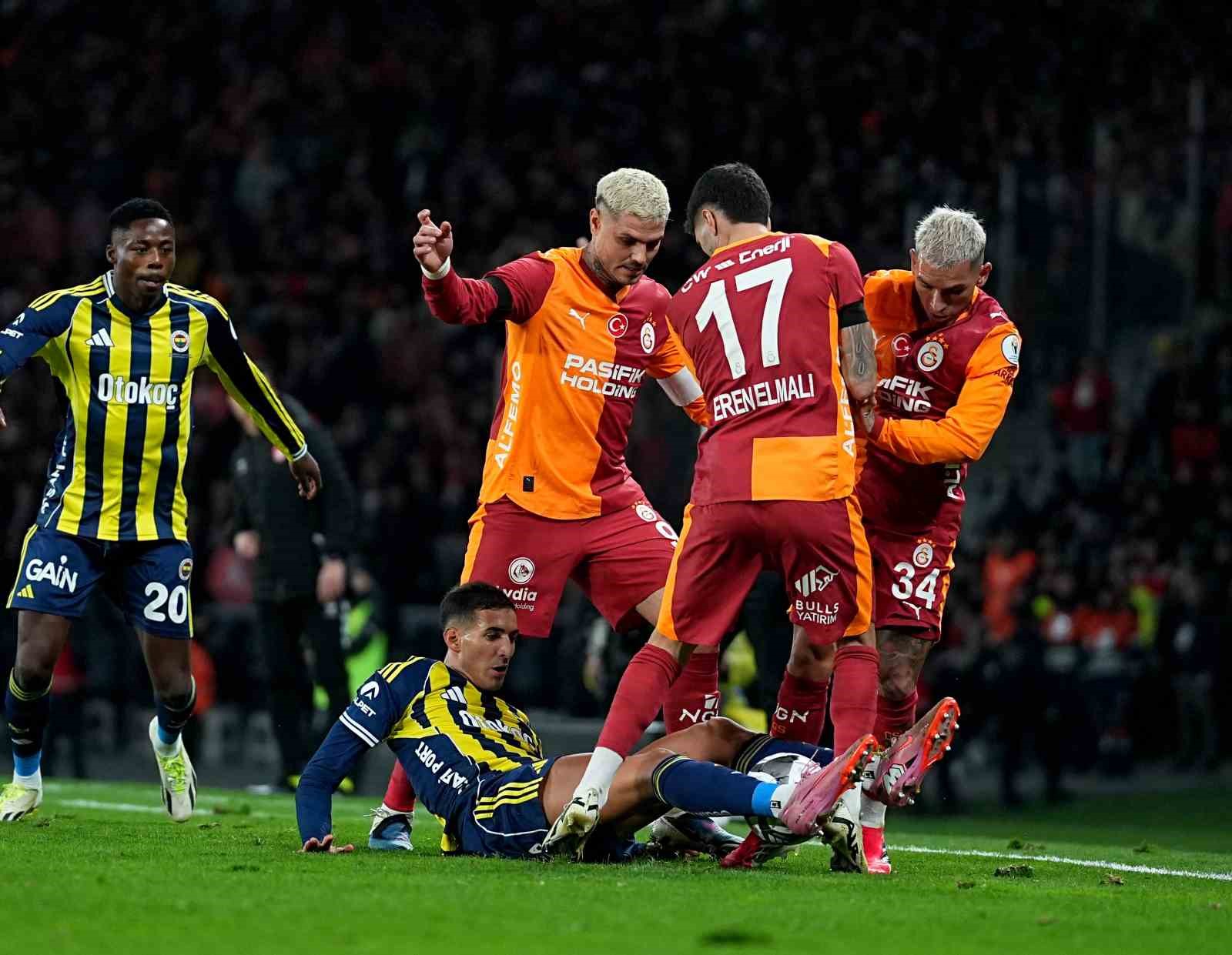 2025 Turkcell Süper Kupa: Galatasaray: 0 - Fenerbahçe: 1 (İlk yarı) 23 2025 turkcell super kupa galatasaray 0 fenerbahce 1 ilk yari 19 vz8OLUsM