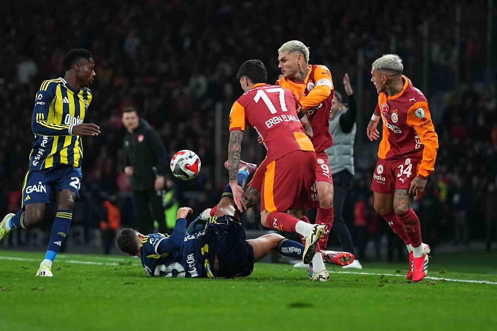 2025 Turkcell Süper Kupa: Galatasaray: 0 - Fenerbahçe: 1 (İlk yarı) 25 2025 turkcell super kupa galatasaray 0 fenerbahce 1 ilk yari 21 ZhBKWMbJ