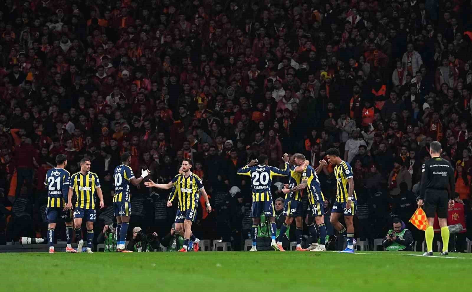 2025 Turkcell Süper Kupa: Galatasaray: 0 - Fenerbahçe: 1 (İlk yarı) 31 2025 turkcell super kupa galatasaray 0 fenerbahce 1 ilk yari 27 5TWpiMhp