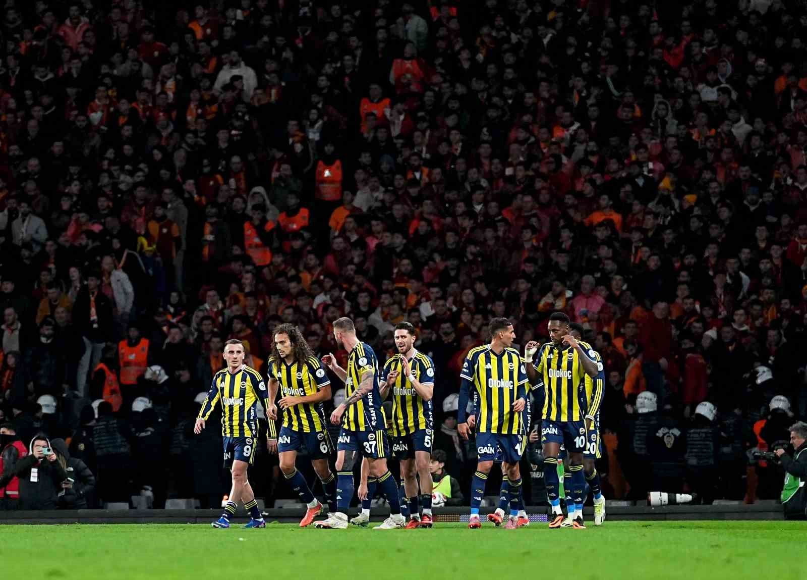 2025 Turkcell Süper Kupa: Galatasaray: 0 - Fenerbahçe: 1 (İlk yarı) 33 2025 turkcell super kupa galatasaray 0 fenerbahce 1 ilk yari 29 keEzF9AL
