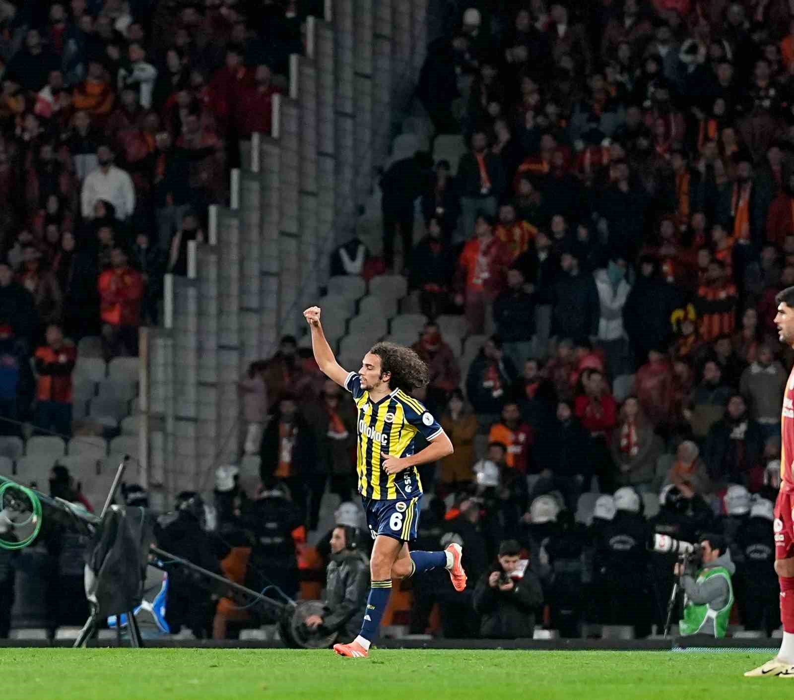 2025 Turkcell Süper Kupa: Galatasaray: 0 - Fenerbahçe: 1 (İlk yarı) 35 2025 turkcell super kupa galatasaray 0 fenerbahce 1 ilk yari 31
