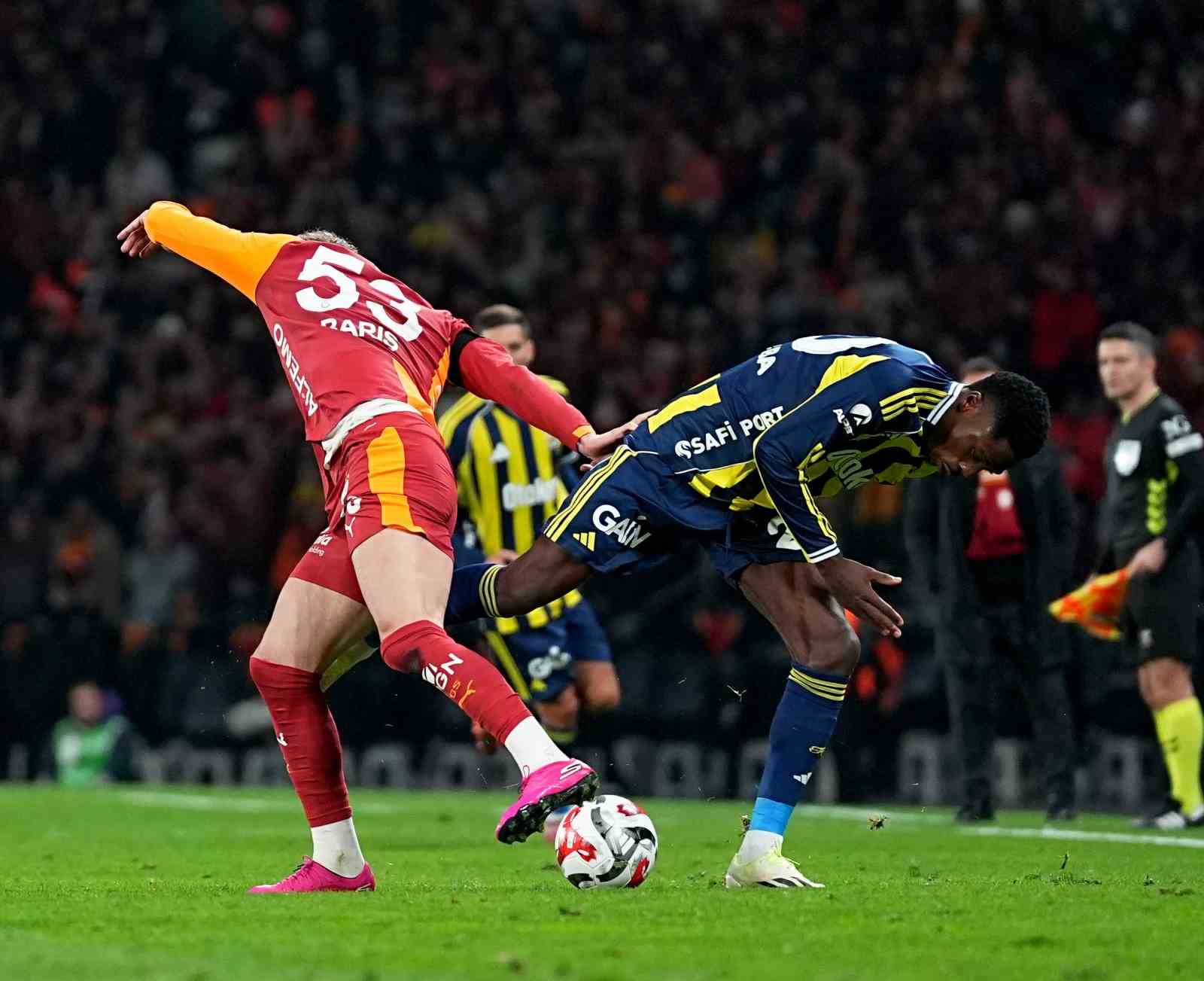 2025 Turkcell Süper Kupa: Galatasaray: 0 - Fenerbahçe: 1 (İlk yarı) 44 2025 turkcell super kupa galatasaray 0 fenerbahce 1 ilk yari 40 gWXrLEba