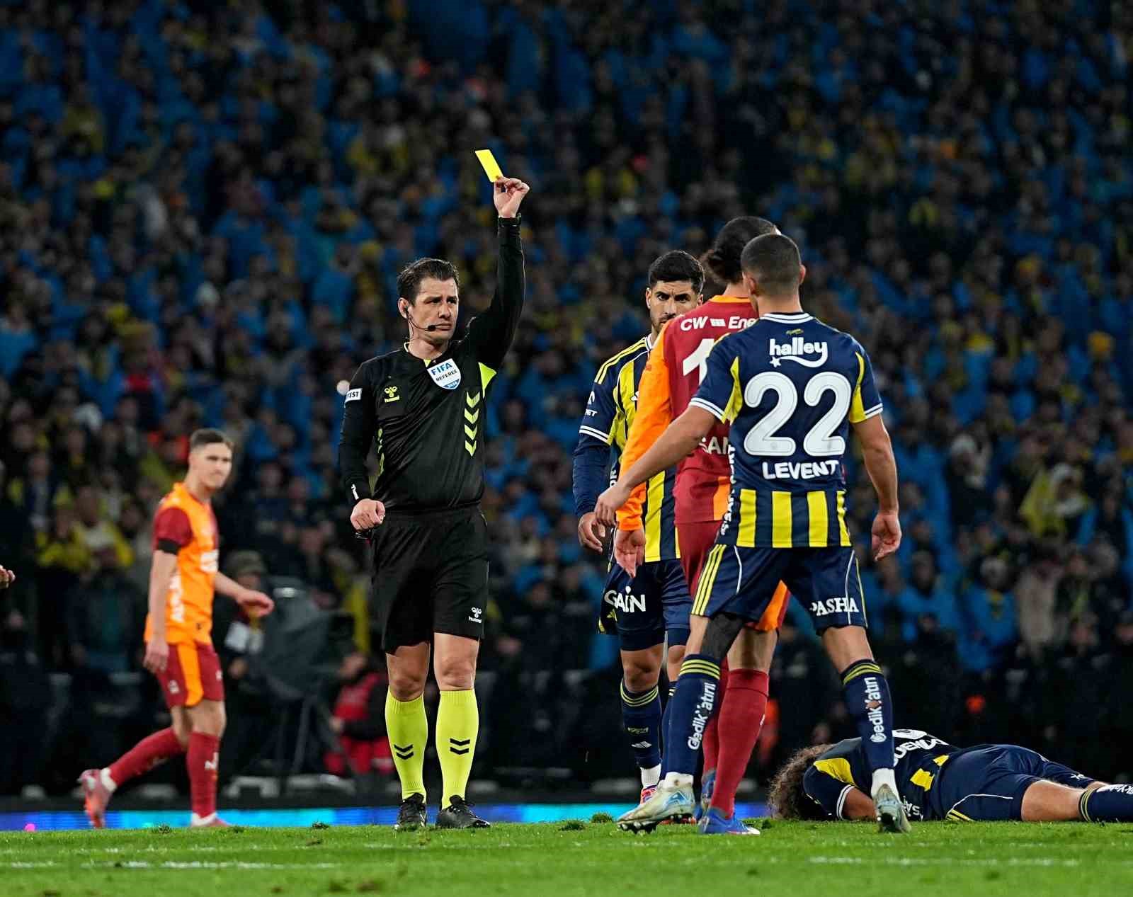 2025 Turkcell Süper Kupa: Galatasaray: 0 - Fenerbahçe: 1 (İlk yarı) 48 2025 turkcell super kupa galatasaray 0 fenerbahce 1 ilk yari 44