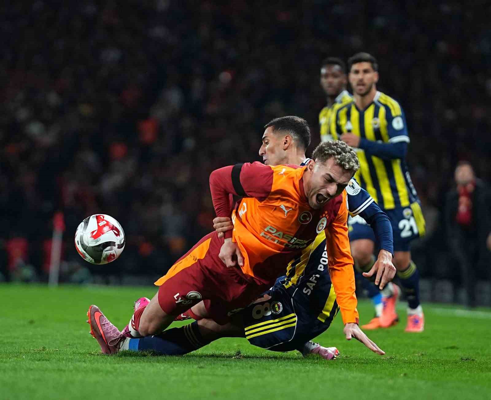 2025 Turkcell Süper Kupa: Galatasaray: 0 - Fenerbahçe: 1 (İlk yarı) 12 2025 turkcell super kupa galatasaray 0 fenerbahce 1 ilk yari 8 sV1bvdVy