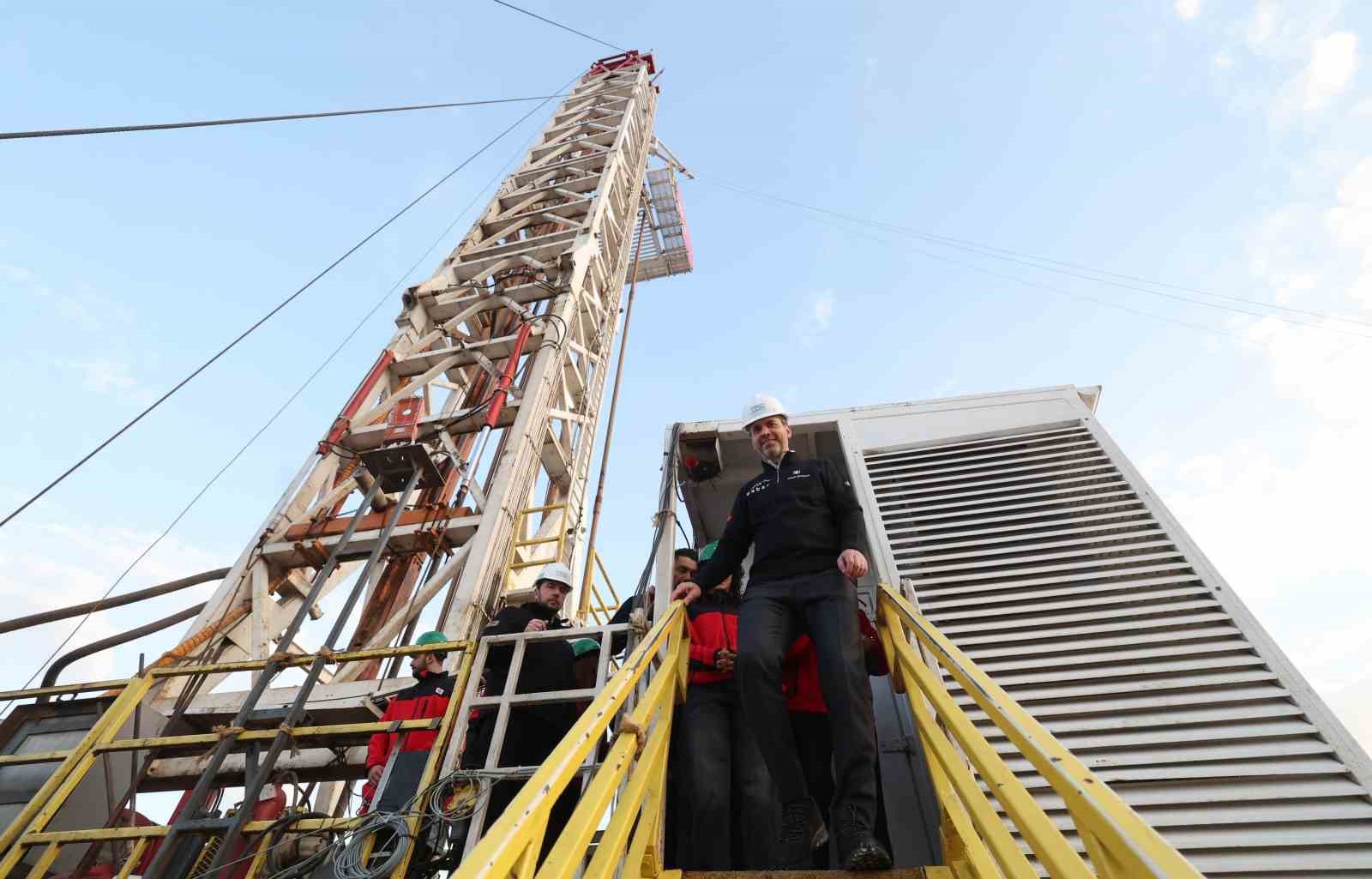 2025 yilinda en cok petrol uretimi sirnakta gerceklestirildi gabarda gunluk uretim 80 bin varile 3U398JLB
