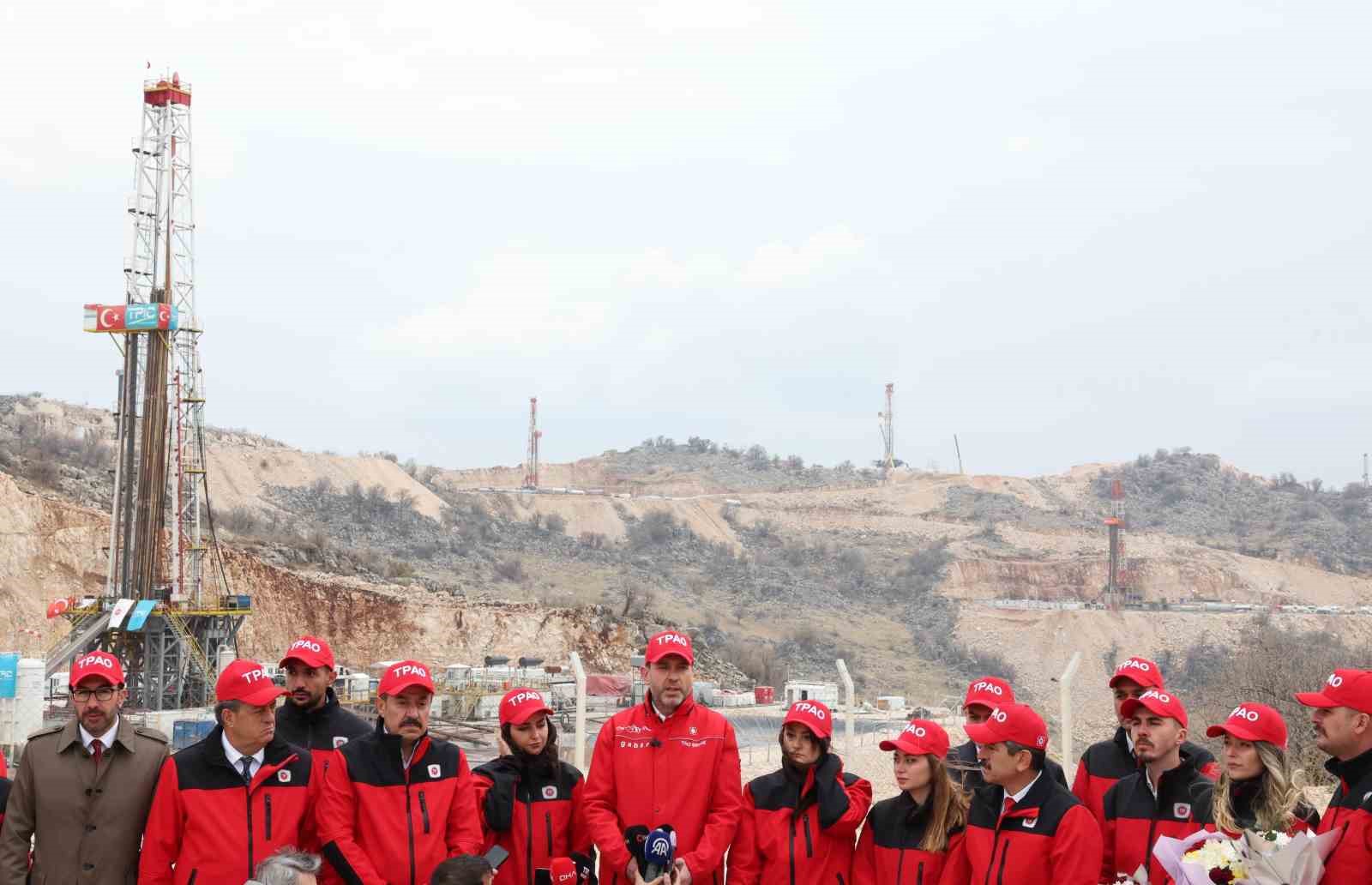 2025 yilinda en cok petrol uretimi sirnakta gerceklestirildi gabarda gunluk uretim 80 bin varile GKJYBcgl