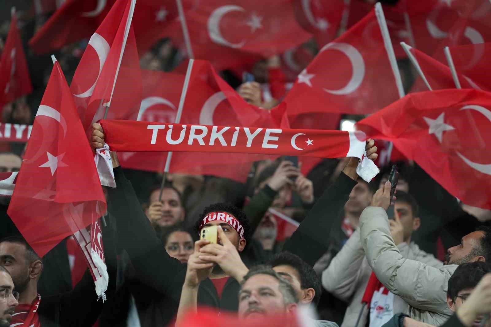 2026 FIFA Dünya Kupası play-off yarı final: Türkiye: 0 - Romanya: 0 (Maç devam ediyor) 15 2026 fifa dunya kupasi play off yari final turkiye 0 romanya 0 mac devam AUYjjYVB