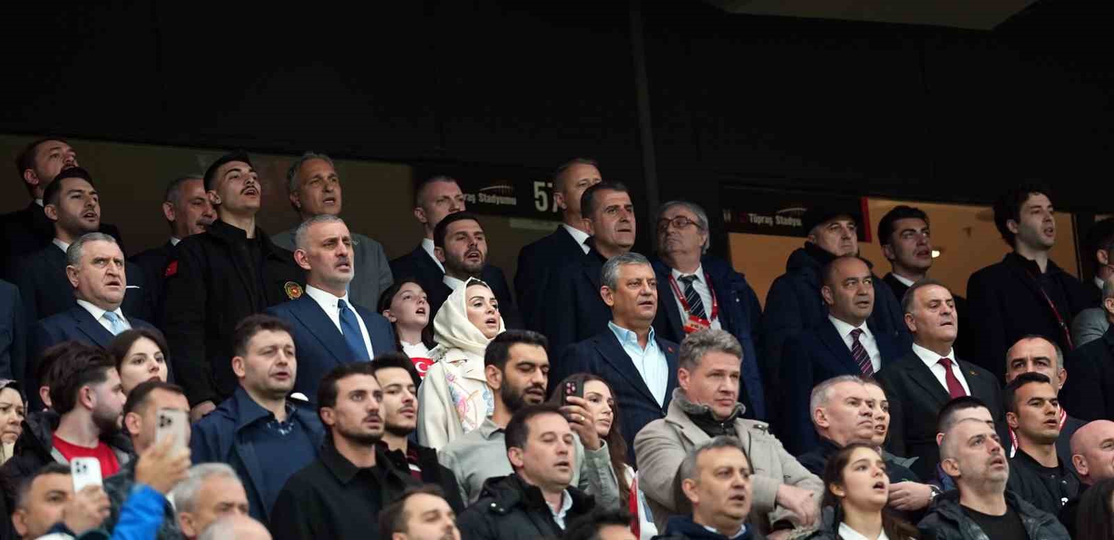 2026 FIFA Dünya Kupası play-off yarı final: Türkiye: 0 - Romanya: 0 (Maç devam ediyor) 42 2026 fifa dunya kupasi play off yari final turkiye 0 romanya 0 mac devam DguQp75f
