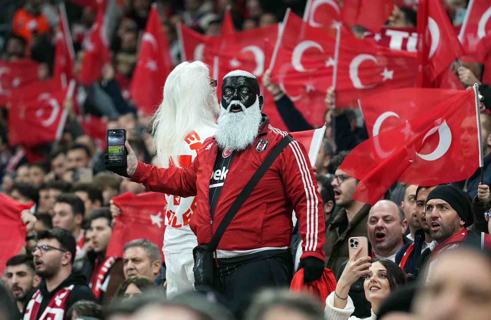 2026 FIFA Dünya Kupası play-off yarı final: Türkiye: 0 - Romanya: 0 (Maç devam ediyor) 41 2026 fifa dunya kupasi play off yari final turkiye 0 romanya 0 mac devam Wz37b3DE