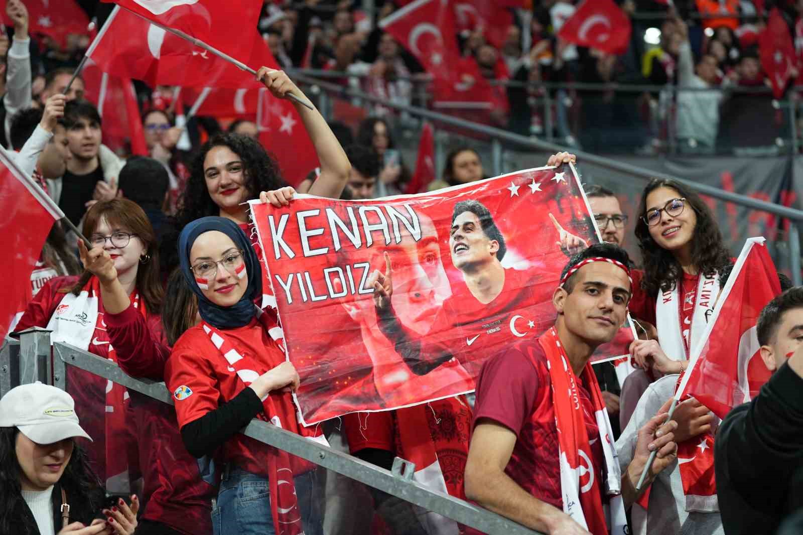 2026 FIFA Dünya Kupası play-off yarı final: Türkiye: 0 - Romanya: 0 (Maç devam ediyor) 20 2026 fifa dunya kupasi play off yari final turkiye 0 romanya 0 mac devam nyk7dFgG