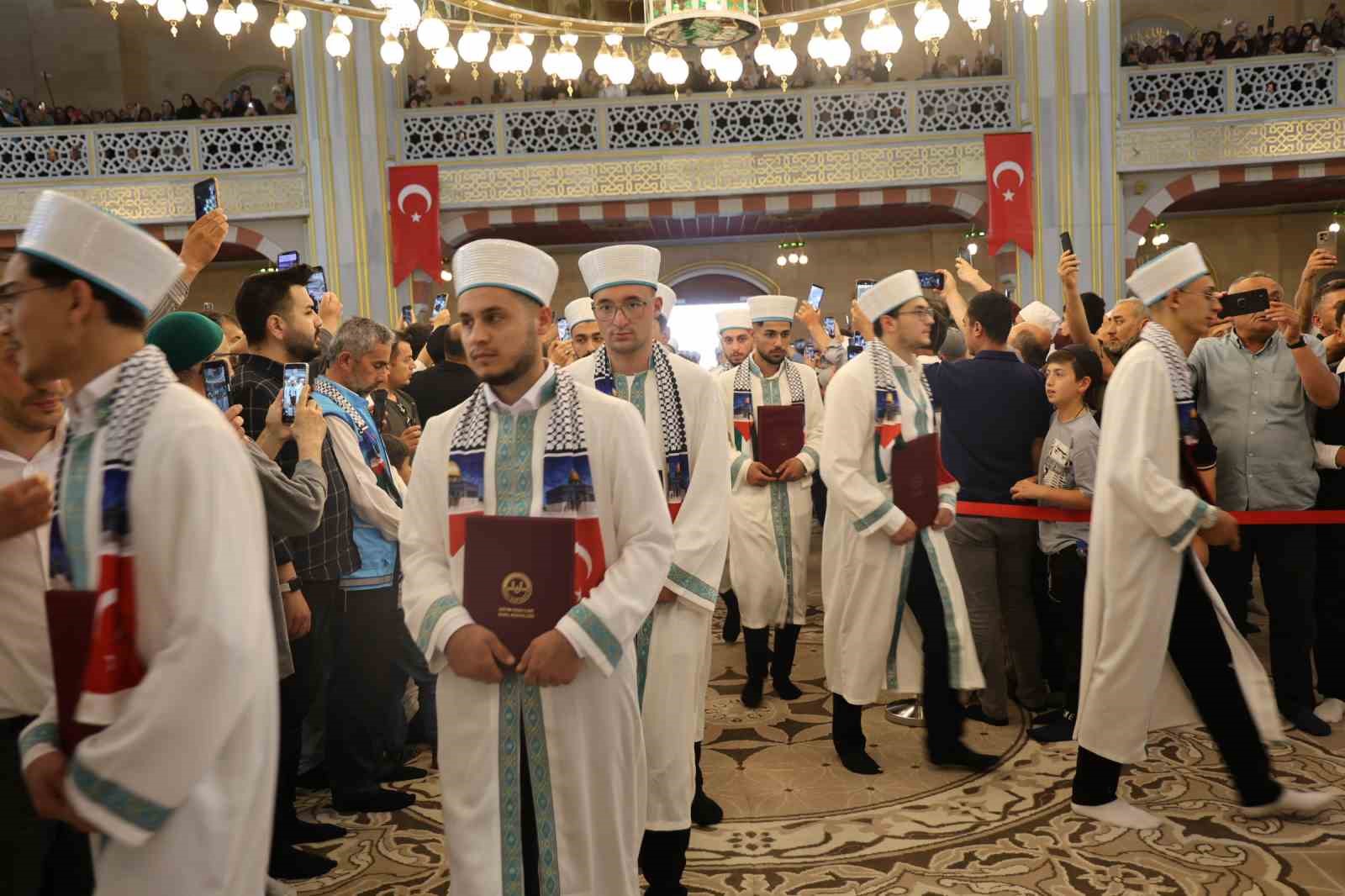 207 hafız icazet belgesini aldı 4 207 hafiz icazet belgesini aldi 0