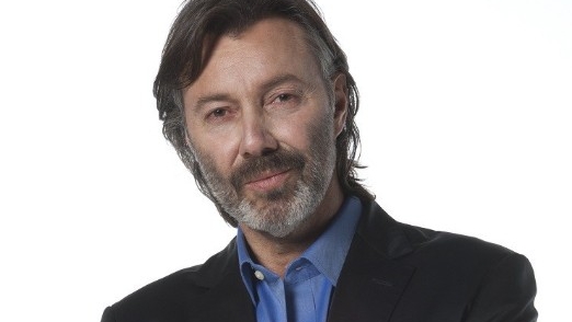 Hakan Karahan aynı zamanda yazar mı?
