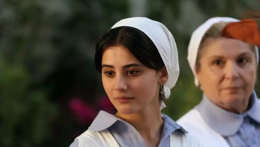 Helin Kandemir’in oyunculuk tarzı nasıl tanımlanıyor?