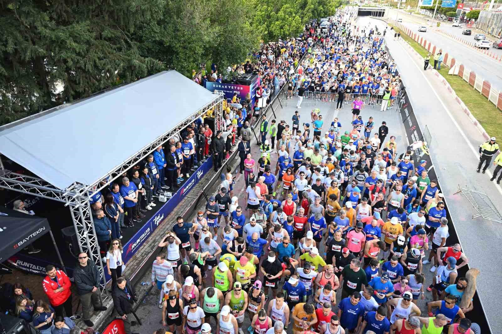 21 uluslararasi runtalya maratonu basladi 2 C2ShtTFT