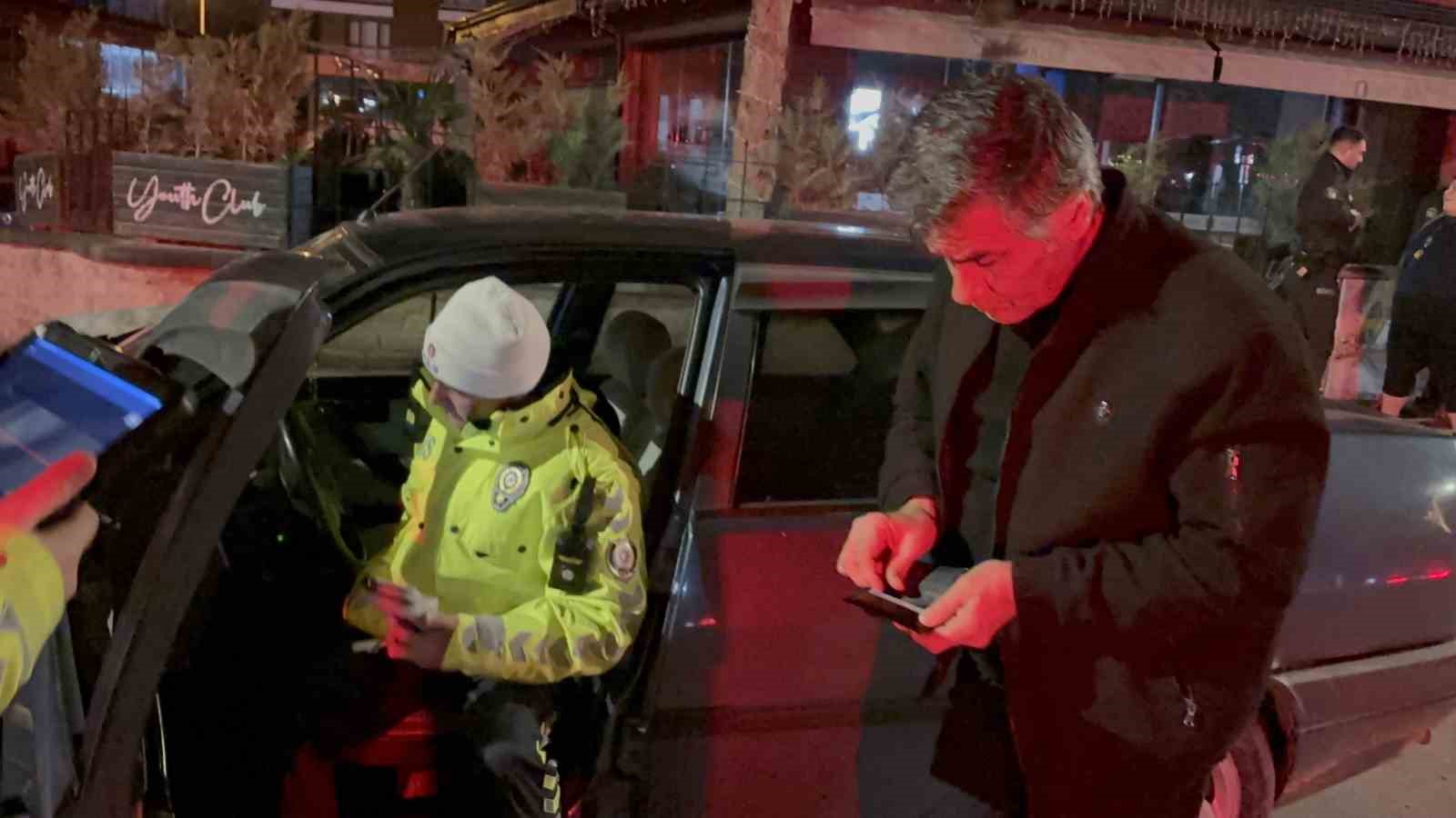 214 promil alkolle yakalandi gazeteciye el sallayip yuzune tukurdu 3 hm6WzKAD