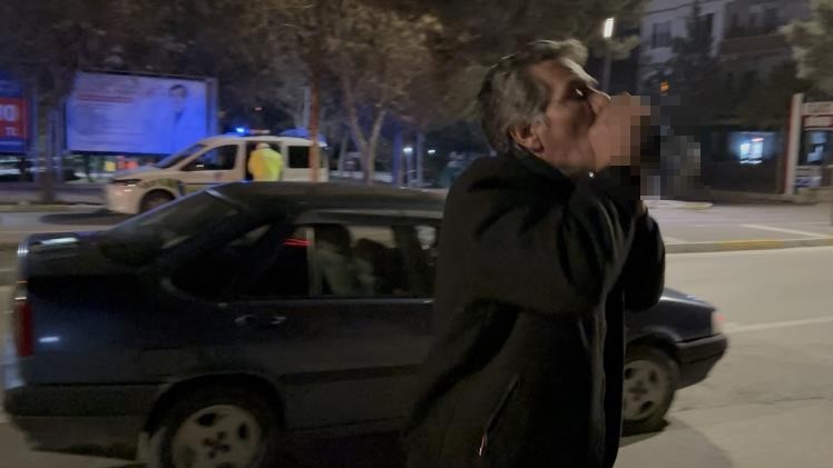 214 promil alkolle yakalandi gazeteciye el sallayip yuzune tukurdu 8 TOCAYH5p