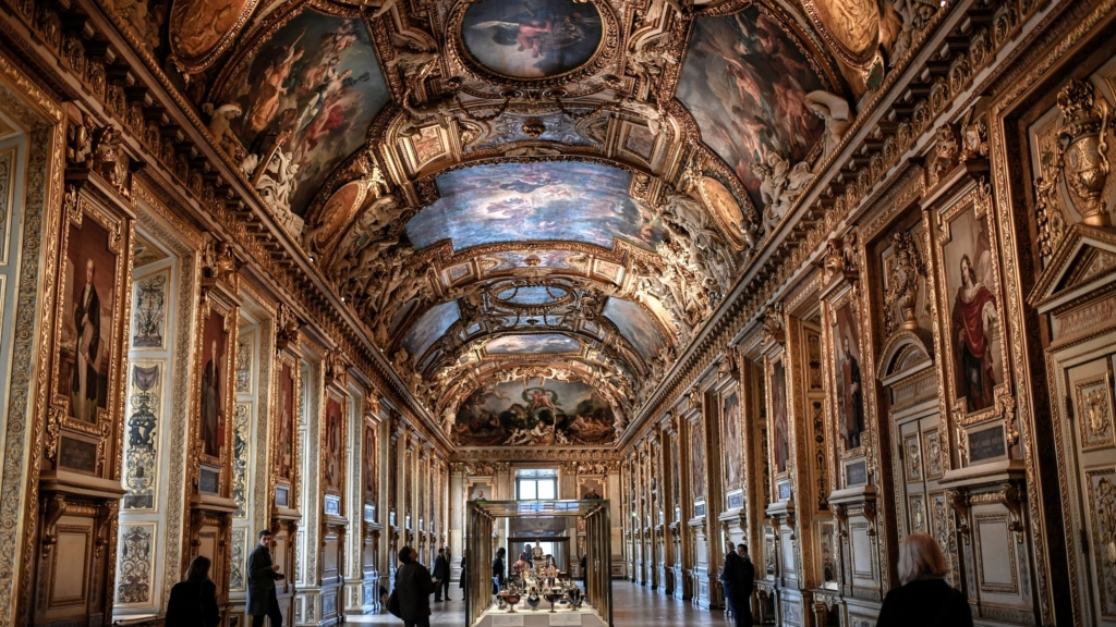 21louvre history zvfm videoSixteenByNine3000
