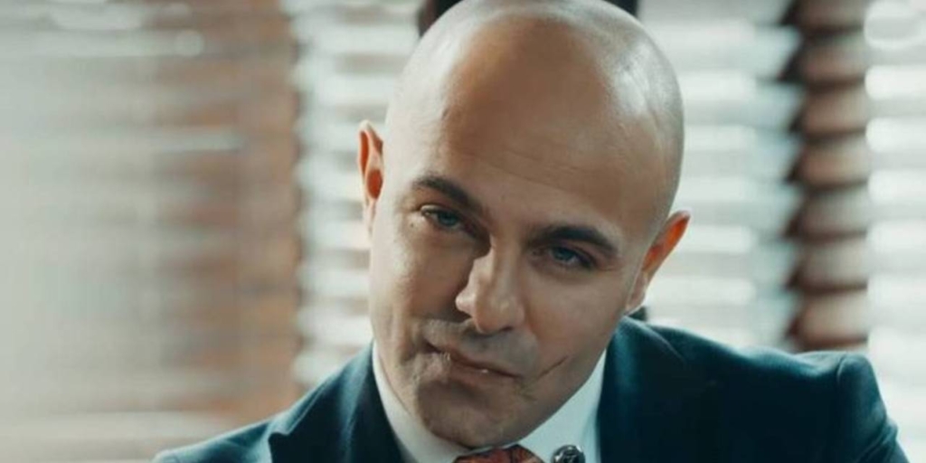 Erkan Avcı’dan İlişkiler Üzerine Çarpıcı Sözler: “Artık İnsan Değil, Etiketler Konuşuyor” 16 Erkan Avcı kimdir ve hangi projelerle tanındı?
