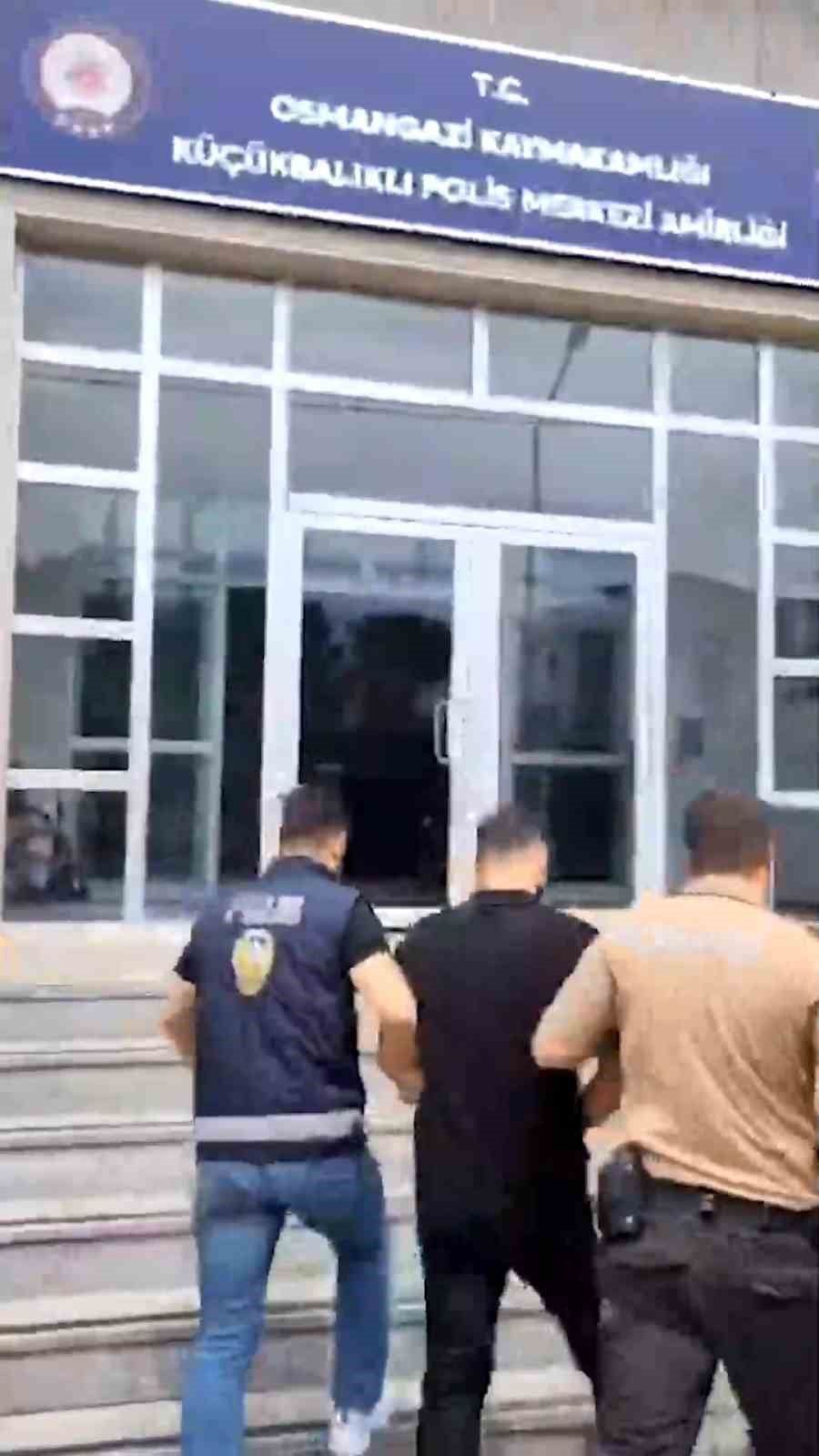 22 ayri suctan 9 yil aranmasi olan sahis yakalandi 1 MUUEu6jq