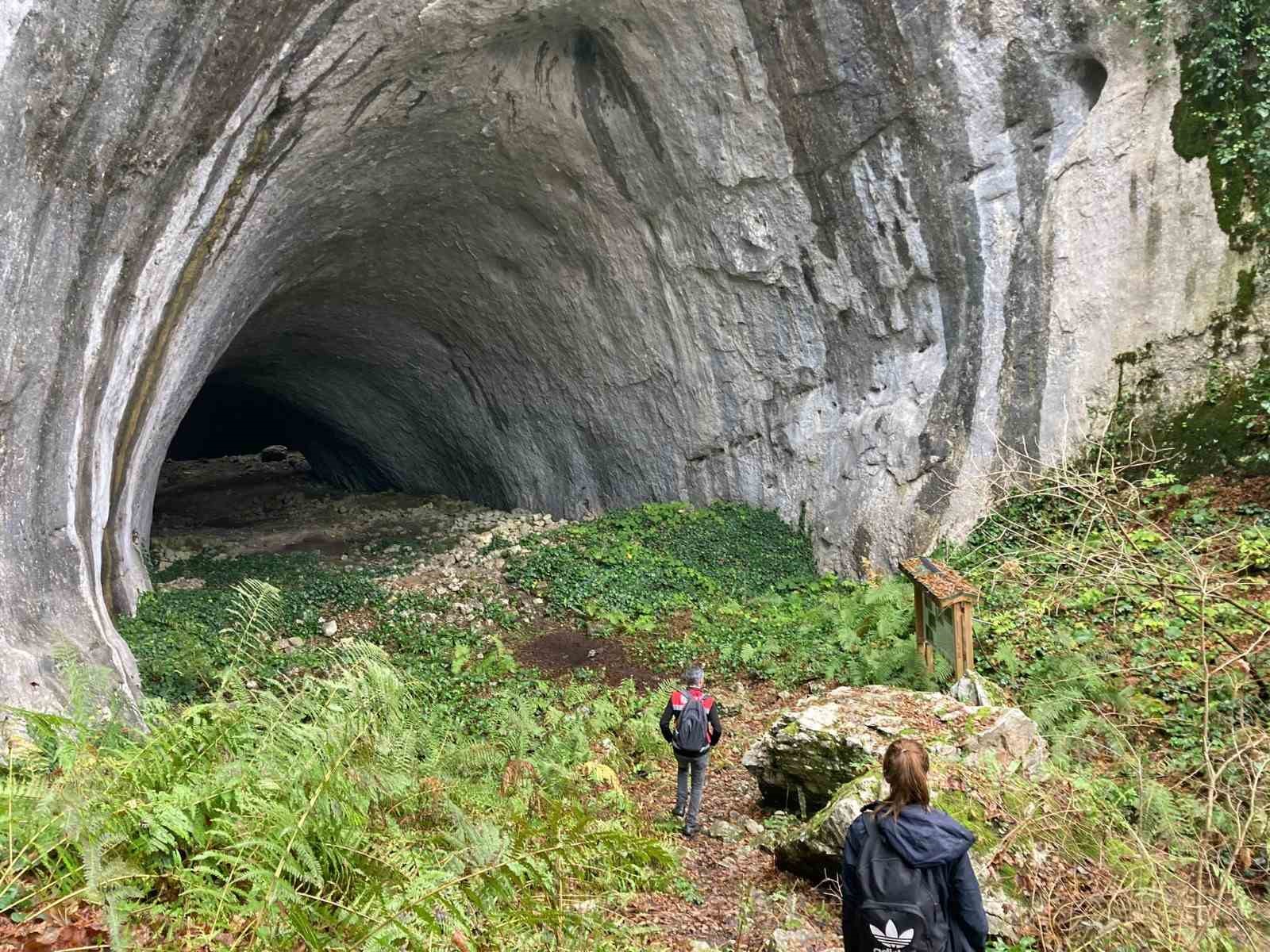 220 milyon yillik miras mercek altinda 250 metre derinlikte tarihin izleri 0 VmXPXQ8C