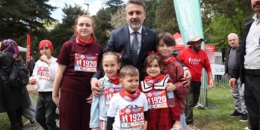 23-nisan-bursada-coskuyla-kutlandi-qAYP8NBg.jpg