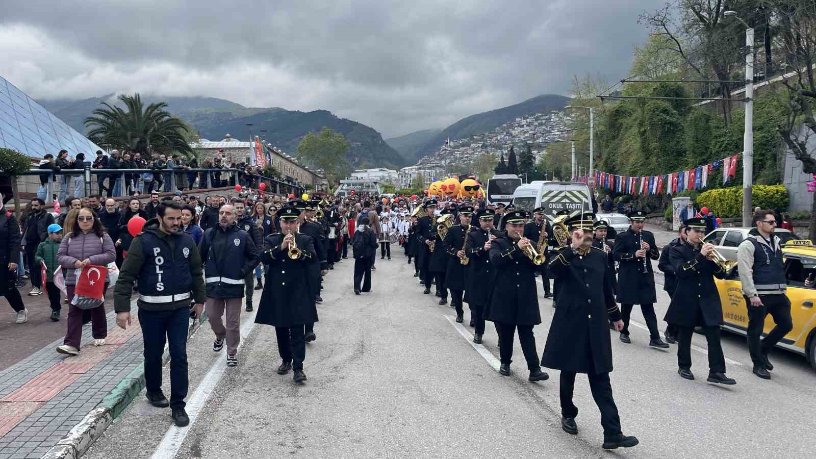 23 nisan korteji renkli goruntulere sahne oldu 1 53Qis7jR