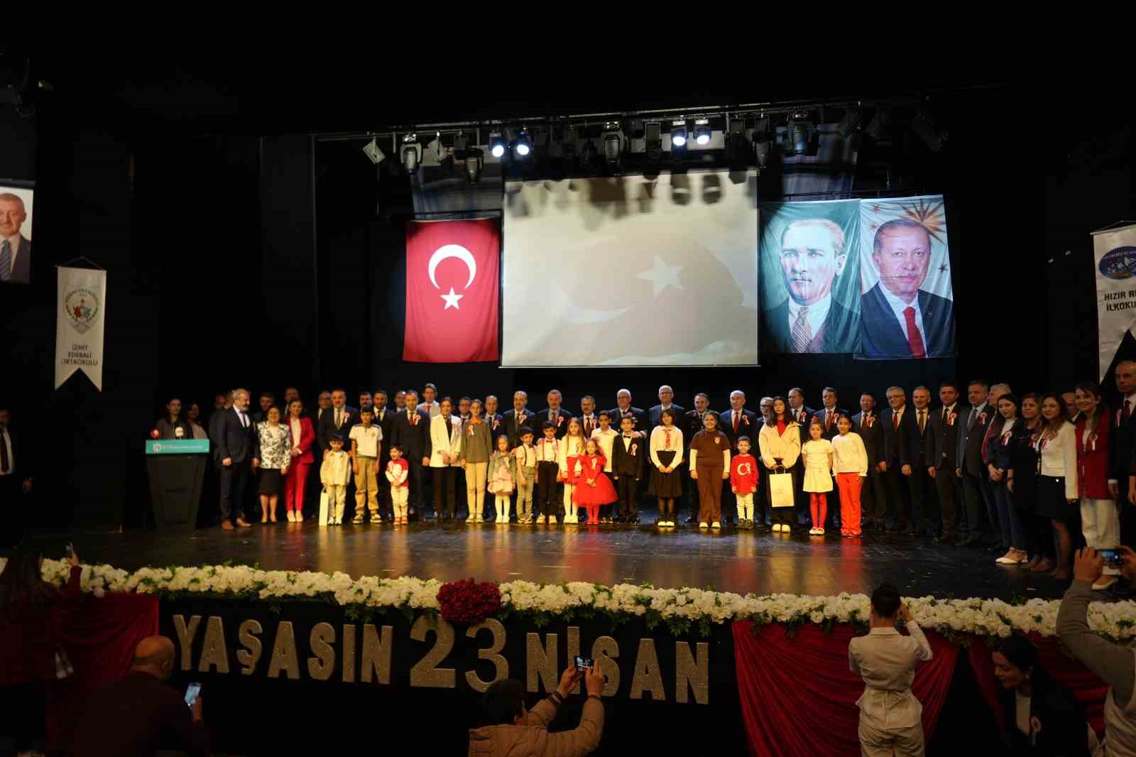 23 Nisan kutlamalarında çocuklar bayramın yıldızı oldu 10 23 nisan kutlamalarinda cocuklar bayramin yildizi oldu 6 LFlEsdwp
