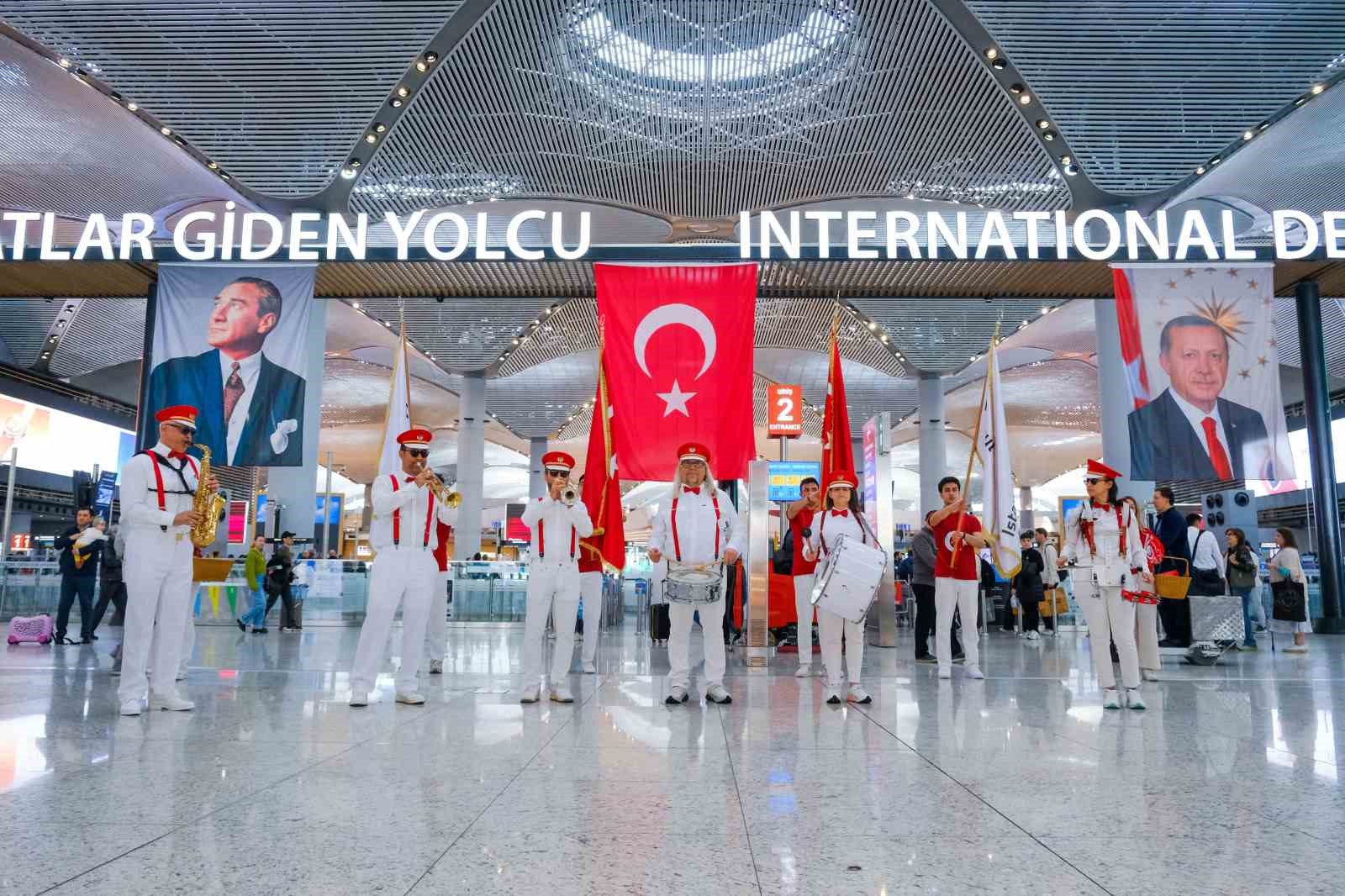 23 nisan ulusal egemenlik ve cocuk bayrami istanbul havalimaninda coskuyla kutlandi 1 QTrYqHdZ
