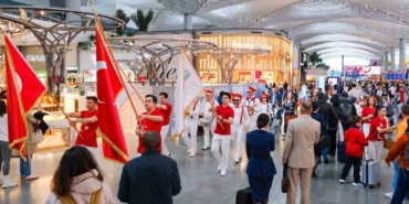 23-nisan-ulusal-egemenlik-ve-cocuk-bayrami-istanbul-havalimaninda-coskuyla-kutlandi-WeZshZ1g.jpg
