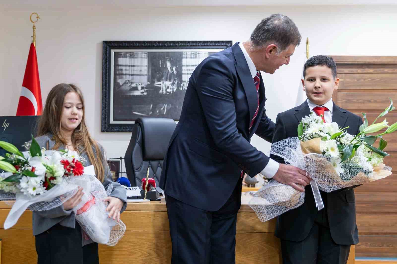 23 nisanda baskanlik koltugu cocuklarin 5 F977DsuR