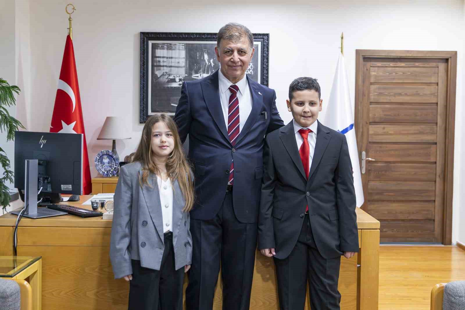 23 nisanda baskanlik koltugu cocuklarin 6 wGOt9Icy
