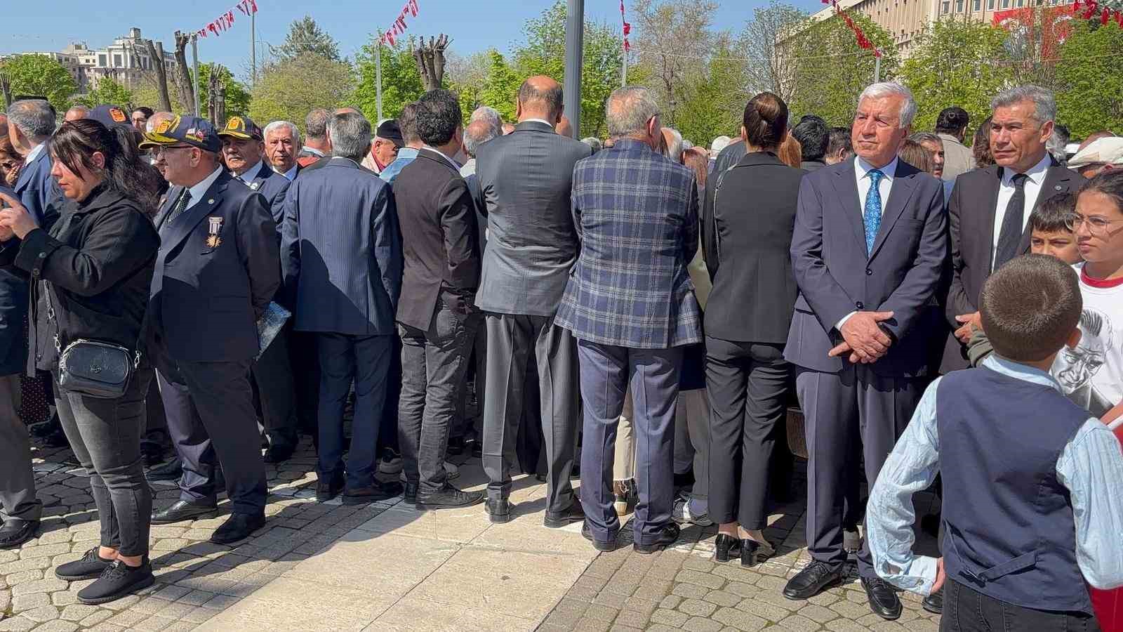 23 nisanda chpden tepki ceken protesto 2