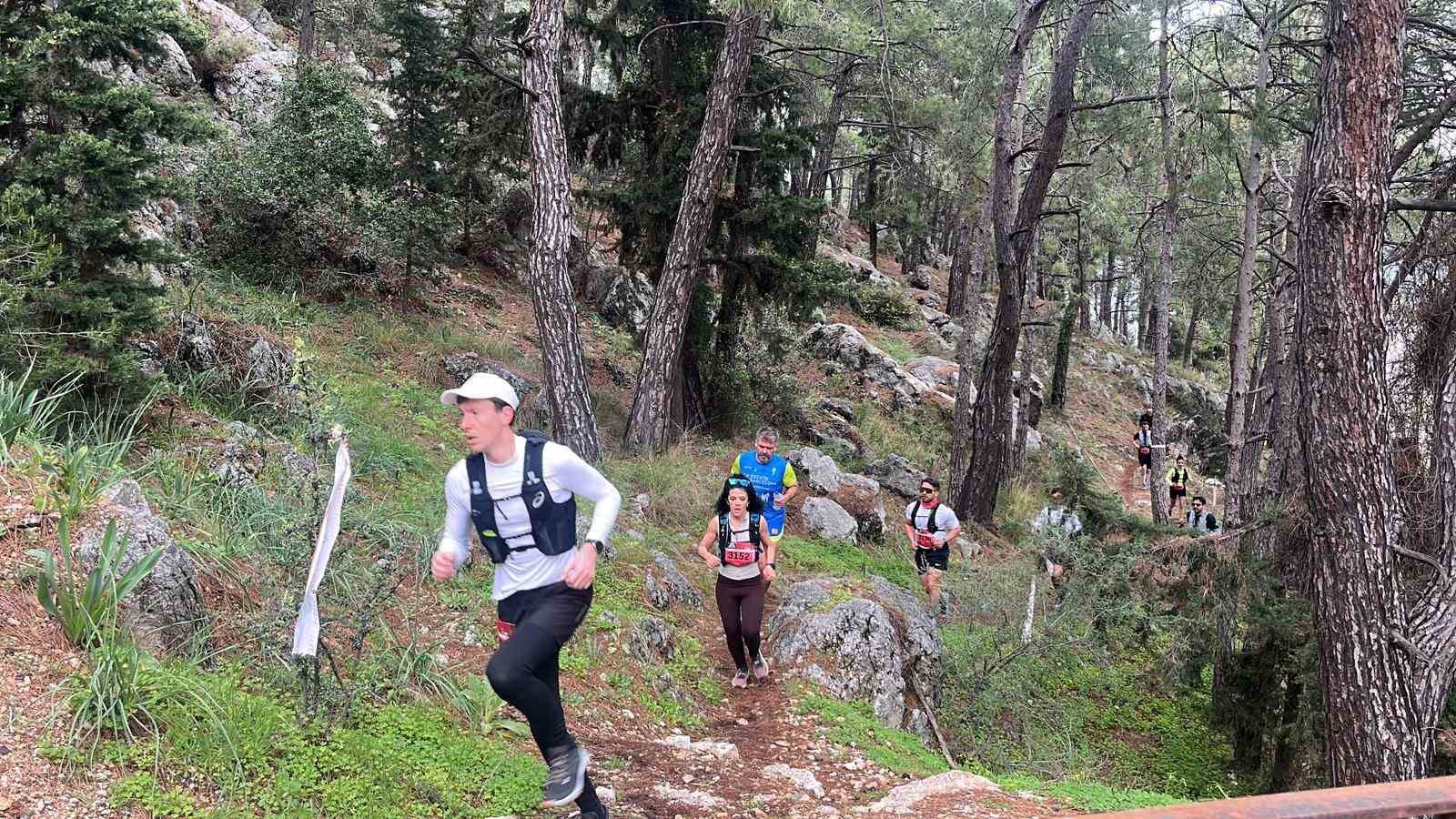 23 ulkeden 820 sporcu alanya ultra trail icin start aldi 13
