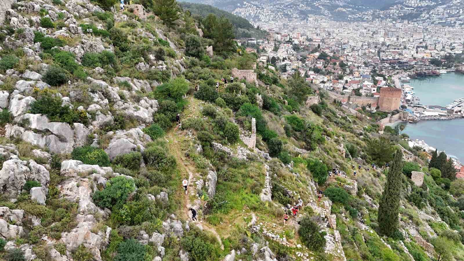 23 ulkeden 820 sporcu alanya ultra trail icin start aldi 4 7B9UH6lj