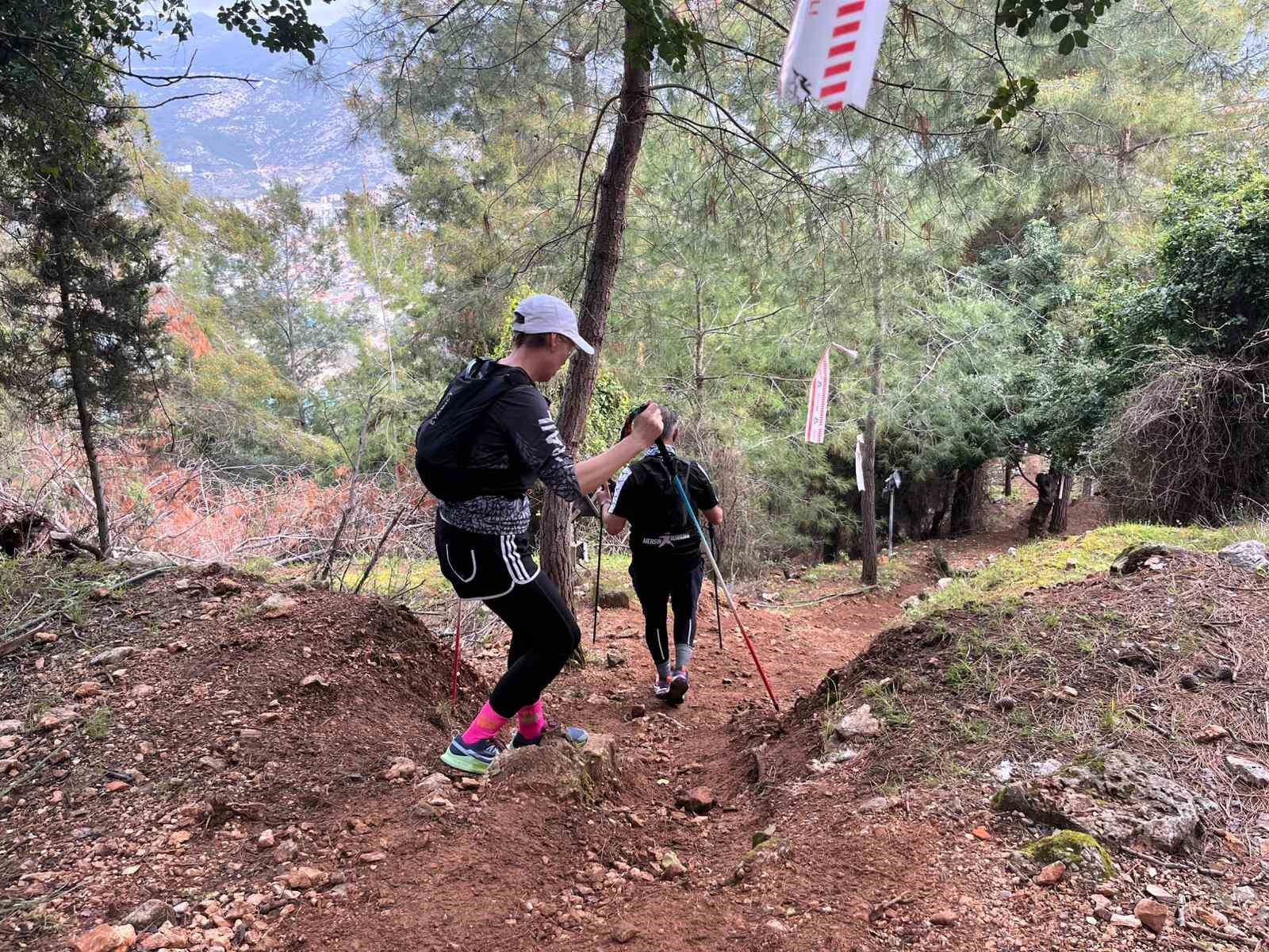 23 ulkeden 820 sporcu alanya ultra trail icin start aldi 7 AM5BuOOu