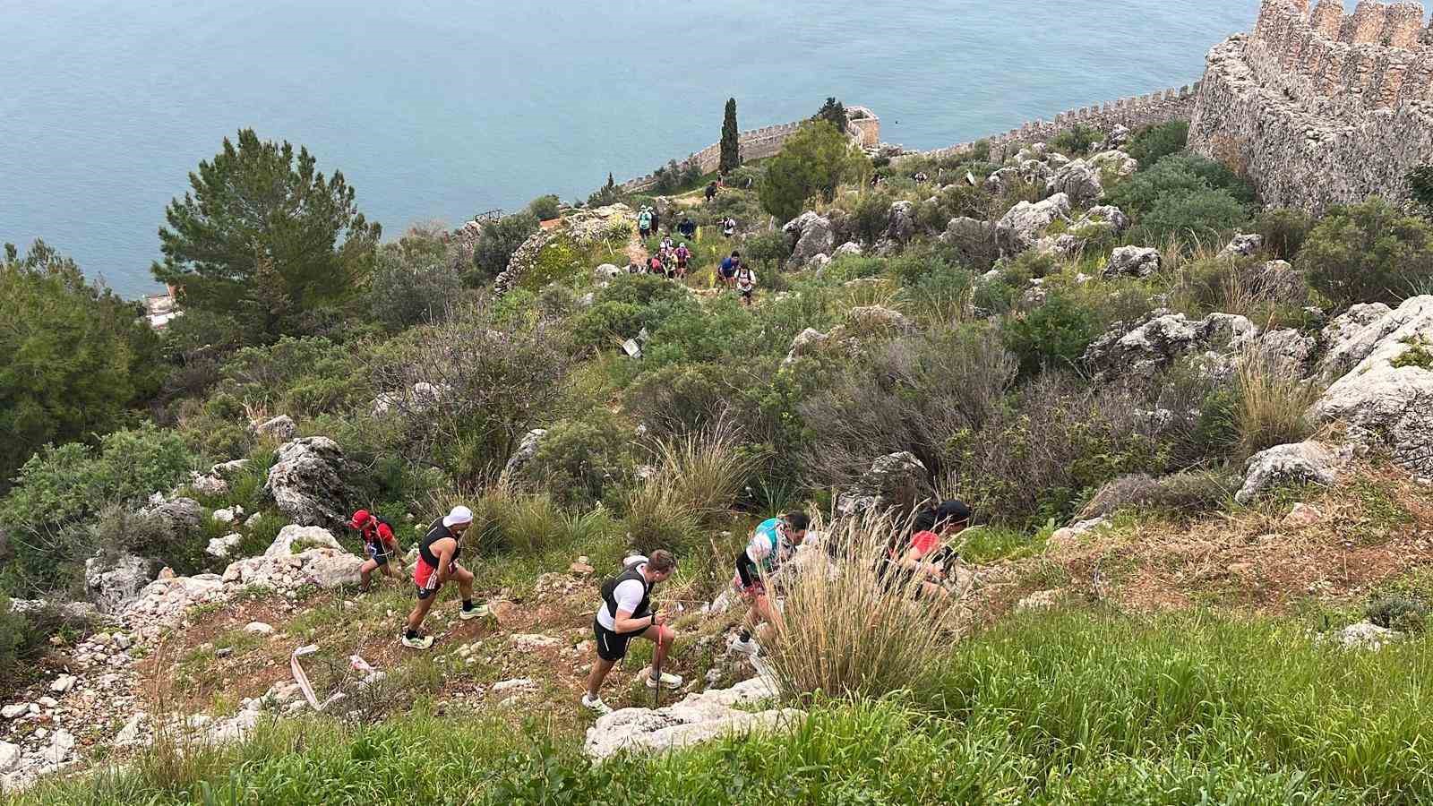 23 ulkeden 820 sporcu alanya ultra trail icin start aldi 8 d6bI2WLv