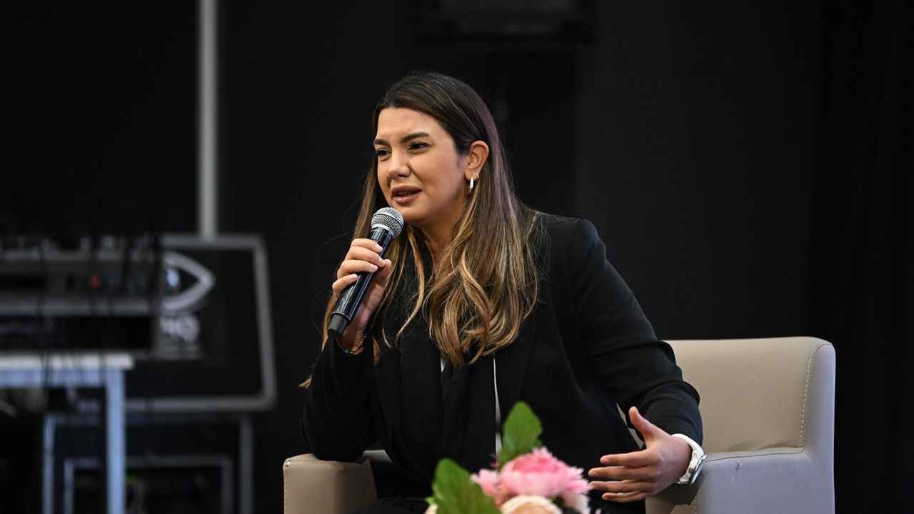 Fulya öztürk kimdir?