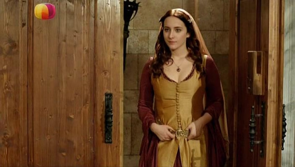 Hayal Köseoğlu Kimdir? Hangi Dizilerde Rol Aldı?
