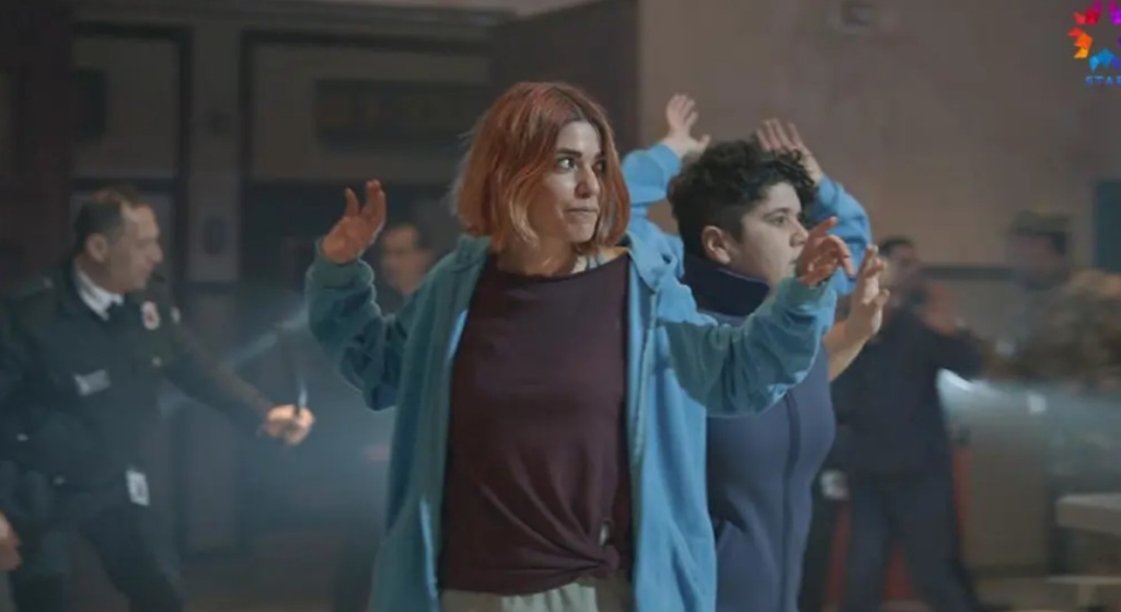 Avlu dizisinin başarısının arkasında kimler vardı?