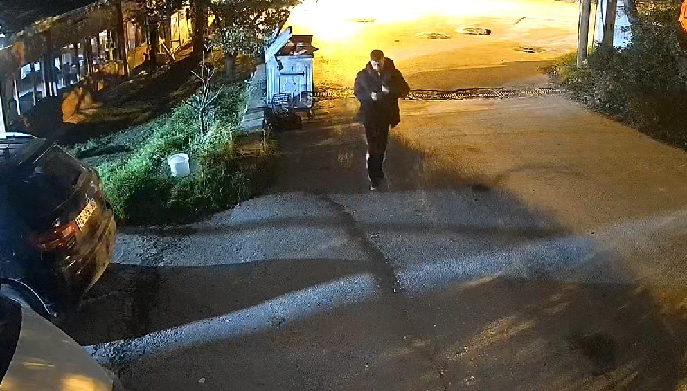 25 ay boyunca polisiz diyerek dolandirdilar 100 milyonluk vurgunun ardindan tatli ikram ettiler 2