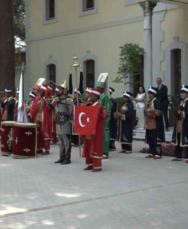 25-ulkeden-ogrenciler-ayni-safta-mehterle-kultur-koprusu-kurdular-lHjarJCj.jpg