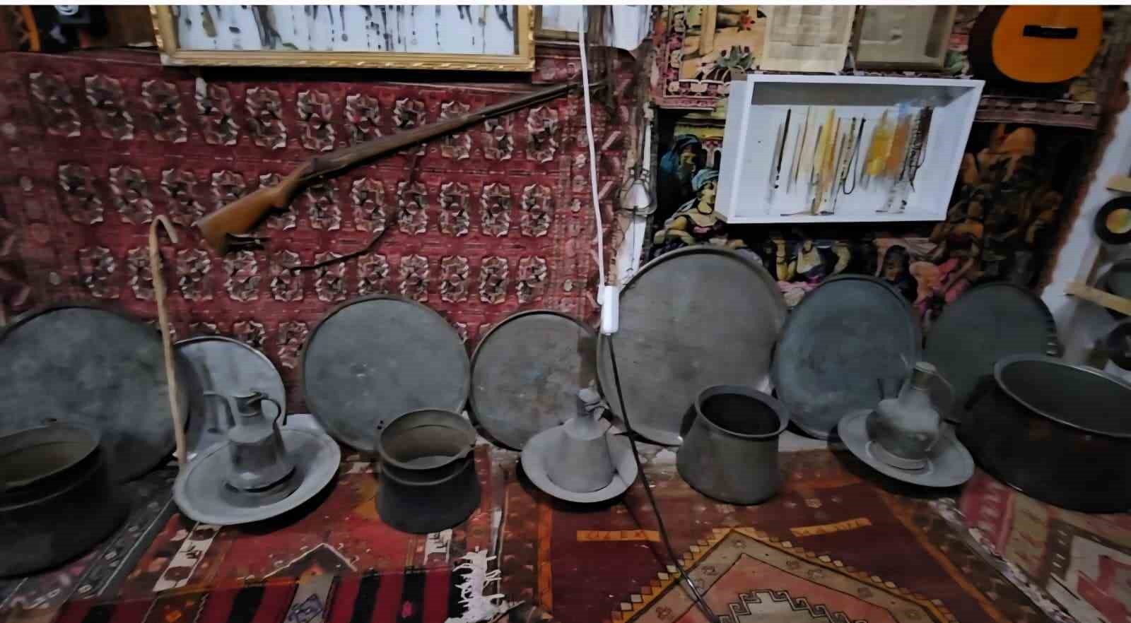 25 yildir antika biriktirerek gecmisin izlerini gunumuze tasiyor 3 Rc5iUYzr
