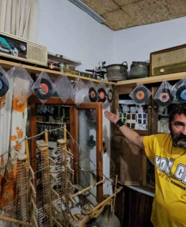 25-yildir-antika-biriktirerek-gecmisin-izlerini-gunumuze-tasiyor-dYeZBhcO.jpg