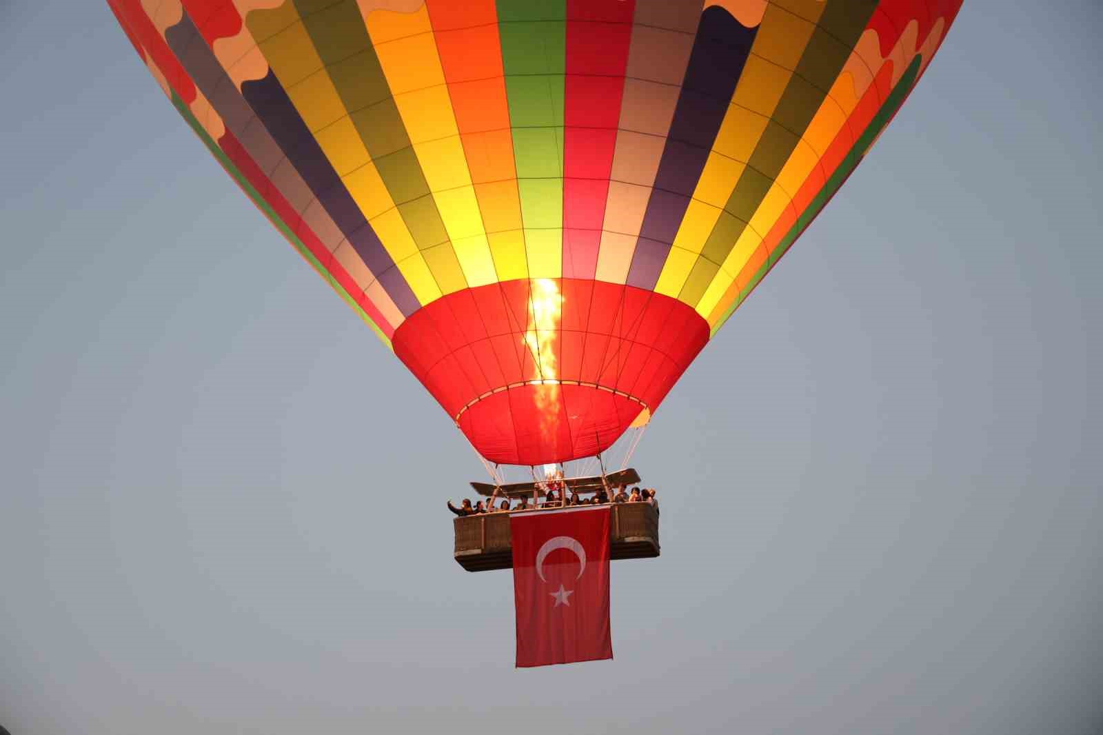 253 sehidin resimleri gok yuzunde 2 81bGrSMM