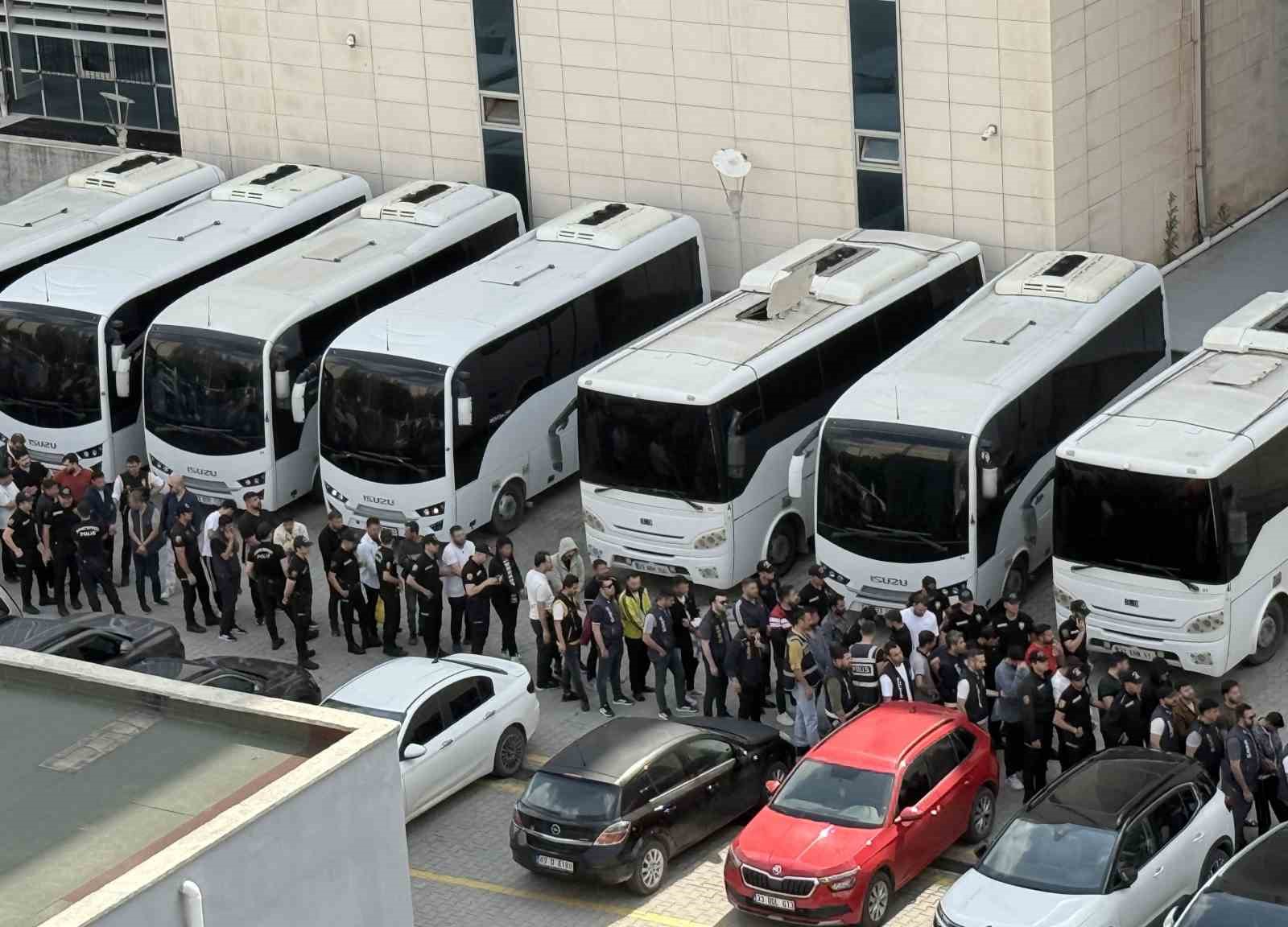 26 milyarlık yasa dışı bahis operasyonunda 103 şüpheli adliyeye sevk edildi 4 26 milyarlik yasa disi bahis operasyonunda 103 supheli adliyeye sevk edildi 0