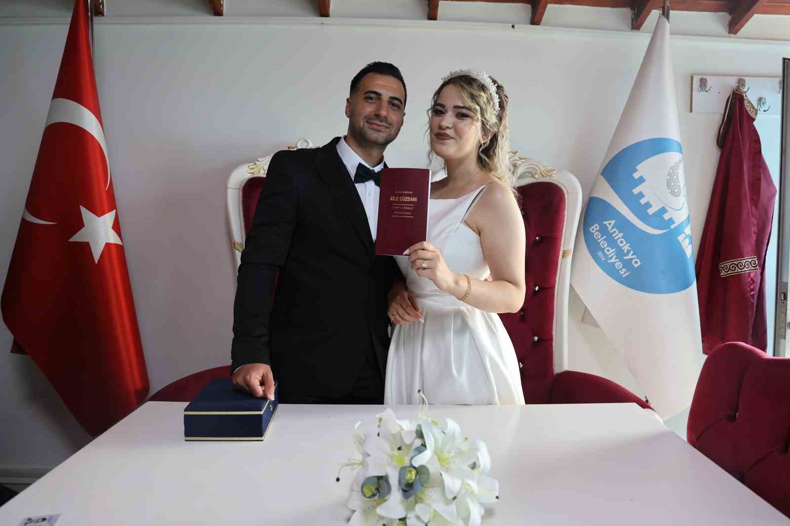 27 bin 20 depremzede cift evlilik kredisiyle yuvasini kurdu 1 KjQBUWNM