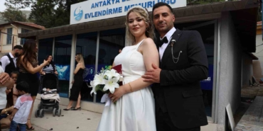 27-bin-20-depremzede-cift-evlilik-kredisiyle-yuvasini-kurdu-DCHZFRrj.jpg